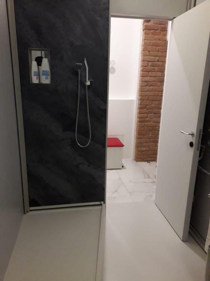 شقة بافيا  في La Casa Di Morazzone Giulia المظهر الخارجي الصورة